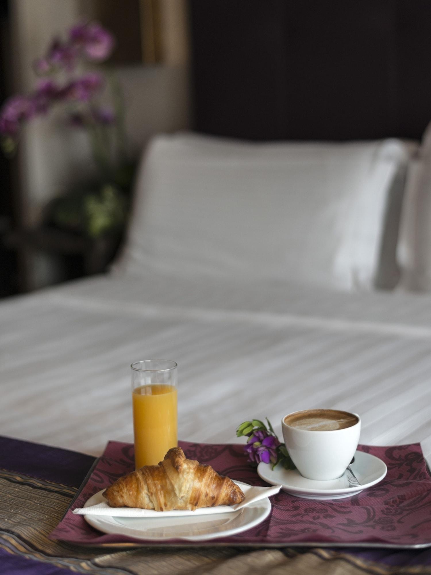 Rome Airport Hotel Fiumicino Bagian luar foto
